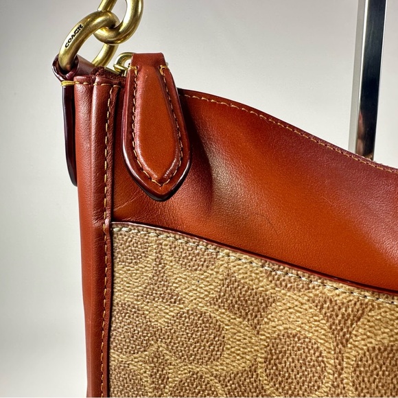 Pre-Owned Women’s Coach Chaise Signature Canvas Sling Contrast Trim Leather Bag - Picture 7 of 14